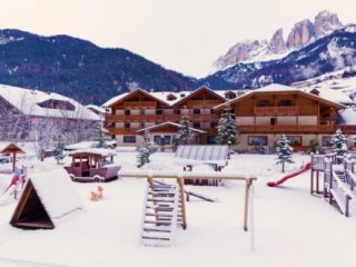 Hotel Sella Ronda + Dependance Serenella - Dolomity - Itálie, Val di Fassa - Lyžařské zájezdy