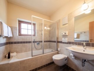 Hotel Seerast - Jižní Tyrolsko - Itálie, Santa Valburga - Lyžařské zájezdy