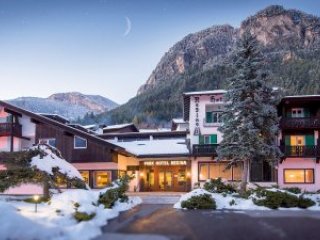 Park Hotel Regina delle Dolomiti - Dolomiti Superski - Itálie, Val di Fiemme, Obereggen - Lyžařské zájezdy