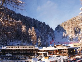 Sport Hotel Pampeago - Dolomiti Superski - Itálie, Val di Fiemme, Obereggen - Lyžařské zájezdy
