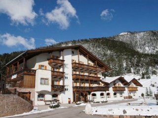 Alpine Hotel Touring - Dolomiti Superski - Itálie, Val di Fassa e Carezza - Lyžařské zájezdy