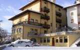 Katalog zájezdů, Hotel Corona