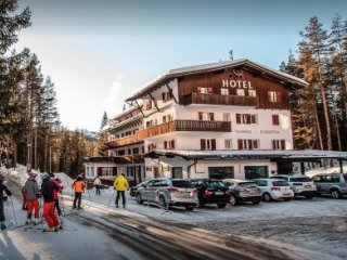 Hotel Valparol - Dolomiti Superski - Itálie, Alta Badia - Lyžařské zájezdy