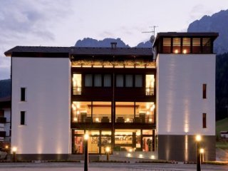 Active Hotel La Torre - Dolomiti Superski - Itálie, 3 Zinnen - Tre Cime Dolomiti - Lyžařské zájezdy