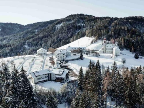 Hotel Corno Bianco - Itálie, Nova Ponente - Lyžařské zájezdy