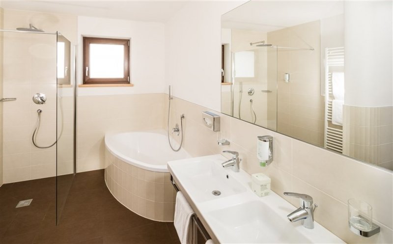 Hotel Almina Family & Spa - Jižní Tyrolsko - Itálie, Ridnaun - Lyžařské zájezdy