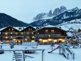 Sella Ronda & Dependance Serenella - Dolomity - Itálie, Val di Fassa - Lyžařské zájezdy