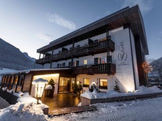 Hotel Strobl - Dolomiti Superski - Itálie, 3 Zinnen - Tre Cime Dolomiti - Lyžařské zájezdy Hotel Strobl - Dolomiti Superski - Itálie, 3 Zinnen - Tre Cime Dolomiti - Lyžařské zájezdy