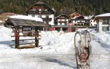 Das Seehotel Kärntnerhof  se skipasem Weissensee