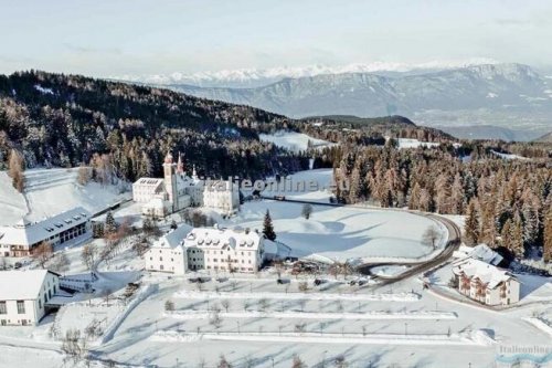 Hotel Leonard SKI - Itálie, Nova Ponente - Lyžařské zájezdy