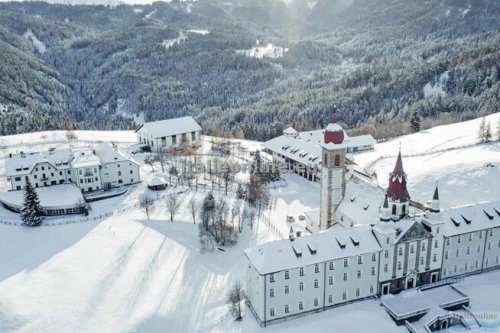 Hotel Leonard SKI - Itálie, Nova Ponente - Lyžařské zájezdy