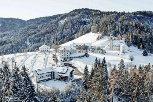 Hotel Leonard SKI - Itálie, Nova Ponente - Lyžařské zájezdy