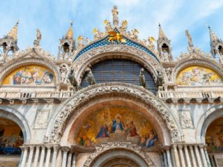 Dva světy karnevalu: Viareggio a Benátky - Itálie, Benátky - Ubytování Dva světy karnevalu: Viareggio a Benátky - Itálie, Benátky - Ubytování