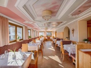 Hotel Pütia - Dolomiti Superski - Itálie, Alta Badia - Lyžařské zájezdy