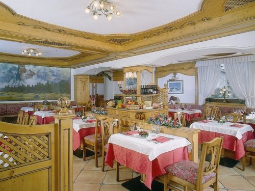 Hotel Alpina - Skirama Adamello Brenta - Itálie, Madonna di Campiglio - Marilleva/Folgarida - Lyžařské zájezdy