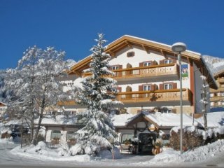 Hotel Cristallo - Dolomity - Itálie, Val di Fassa - Lyžařské zájezdy Hotel Cristallo - Dolomity - Itálie, Val di Fassa - Lyžařské zájezdy