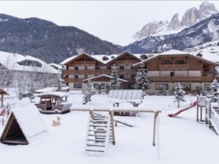 Sella Ronda & Dependance Serenella - Dolomity - Itálie, Val di Fassa - Lyžařské zájezdy Sella Ronda & Dependance Serenella - Dolomity - Itálie, Val di Fassa - Lyžařské zájezdy