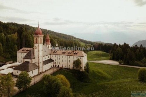 Hotel Corno Bianco SKI - Itálie, Nova Ponente - Lyžařské zájezdy