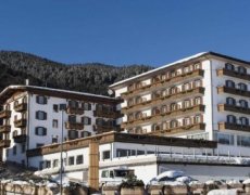 5denní zájezd s dopravou, polopenzí a skipasem v ceně – hotel Biancaneve