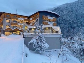 Hotel Ariston SKI - Paganella - Itálie, Molveno - Lyžařské zájezdy Hotel Ariston SKI - Paganella - Itálie, Molveno - Lyžařské zájezdy