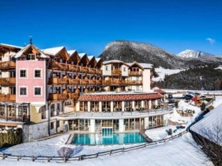 Hotel Alpin Relax Chalet Tianes - Val Gardena - Itálie, Castelrotto - Lyžařské zájezdy Hotel Alpin Relax Chalet Tianes - Val Gardena - Itálie, Castelrotto - Lyžařské zájezdy