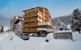 Katalog zájezdů, Hotel Derby