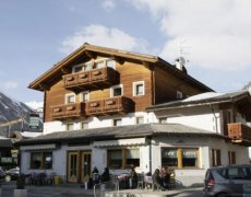 Hotel Garni Caravasc
