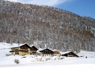 Hotel Gerstgras - Ortler Skiarena - Itálie, Val Senales - Schnalstal - Lyžařské zájezdy Hotel Gerstgras - Ortler Skiarena - Itálie, Val Senales - Schnalstal - Lyžařské zájezdy