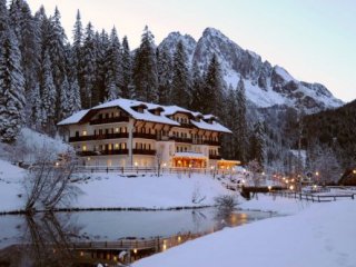 Hotel Plank - Dolomiti Superski - Itálie, San Martino di Castrozza, Passo Rolle - Lyžařské zájezdy Hotel Plank - Dolomiti Superski - Itálie, San Martino di Castrozza, Passo Rolle - Lyžařské zájezdy