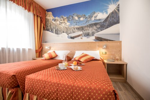 Hotel Touring - Dolomiti Superski - Itálie, Val di Fiemme, Obereggen - Lyžařské zájezdy