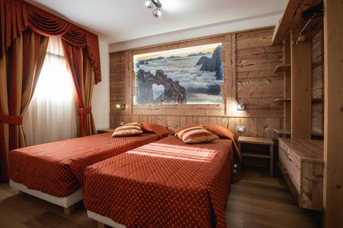 Hotel Touring - Dolomiti Superski - Itálie, Val di Fiemme, Obereggen - Lyžařské zájezdy