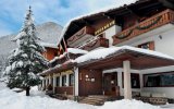 Katalog zájezdů, Hotel Bucaneve