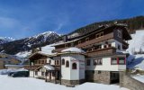 Katalog zájezdů, Hotel Höhlenstein