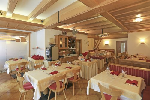 Hotel Ladina - Dolomiti Superski - Itálie, Val di Fassa e Carezza - Lyžařské zájezdy