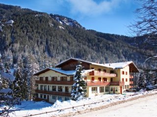 Hotel Villa Emma - Dolomiti Superski - Itálie, Val di Fassa e Carezza - Lyžařské zájezdy Hotel Villa Emma - Dolomiti Superski - Itálie, Val di Fassa e Carezza - Lyžařské zájezdy