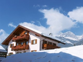 Apartmánový dům Majon Ladina - Dolomiti Superski - Itálie, Val di Fassa e Carezza - Lyžařské zájezdy Apartmánový dům Majon Ladina - Dolomiti Superski - Itálie, Val di Fassa e Carezza - Lyžařské zájezdy