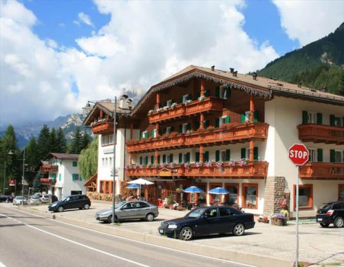 Rododendro - Dolomity - Itálie, Val di Fassa - Lyžařské zájezdy