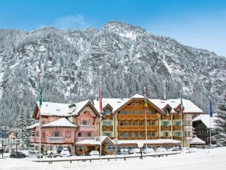 Luxury Hotel Grand Chalet Soreghes - Dolomiti Superski - Itálie, Val di Fassa e Carezza - Lyžařské zájezdy Luxury Hotel Grand Chalet Soreghes - Dolomiti Superski - Itálie, Val di Fassa e Carezza - Lyžařské zájezdy