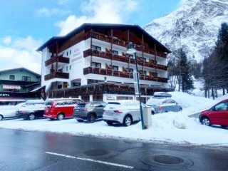 Alpinhotel Zirbenhof - Tyrolsko - Rakousko, Pitztal - Lyžařské zájezdy Alpinhotel Zirbenhof - Tyrolsko - Rakousko, Pitztal - Lyžařské zájezdy