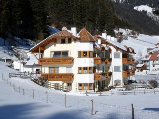 Apartmánový Dům Floralpin - Dolomiti Superski - Itálie, Kronplatz - Plan de Corones - Lyžařské zájezdy Apartmánový Dům Floralpin - Dolomiti Superski - Itálie, Kronplatz - Plan de Corones - Lyžařské zájezdy