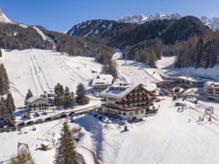 Hotel Alaska - Dolomiti Superski - Itálie, Val Gardena, Alpe di Siusi - Lyžařské zájezdy Hotel Alaska - Dolomiti Superski - Itálie, Val Gardena, Alpe di Siusi - Lyžařské zájezdy
