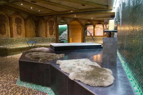 Hotel Basur - Tyrolsko - Rakousko, Ski Arlberg - St. Anton, Zürs, Lech - Lyžařské zájezdy