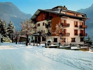 Hotel Chalet Rezia - Valtellina - Itálie, Chiesa Valmalenco - Lyžařské zájezdy Hotel Chalet Rezia - Valtellina - Itálie, Chiesa Valmalenco - Lyžařské zájezdy