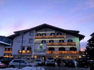 Hotel Tschurtschenthaler - Dolomiti Superski - Itálie, 3 Zinnen Dolomites - Tre Cime Dolomiti - Lyžařské zájezdy Hotel Tschurtschenthaler - Dolomiti Superski - Itálie, 3 Zinnen Dolomites - Tre Cime Dolomiti - Lyžařské zájezdy