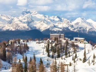 Hotel Rikli Balance - lyžařský balíček s denním přejezdem, bazény a polopenzí v ceně - Julské Alpy - Slovinsko, Bled - Pobytové zájezdy Hotel Rikli Balance - lyžařský balíček s denním přejezdem, bazény a polopenzí v ceně - Julské Alpy - Slovinsko, Bled - Pobytové zájezdy